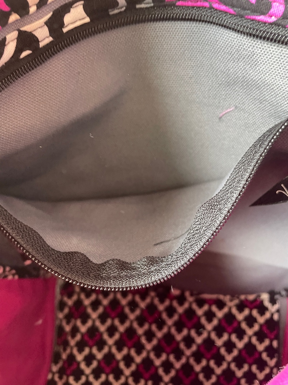 Vera Bradley Large Tote - Picture 5 of 10